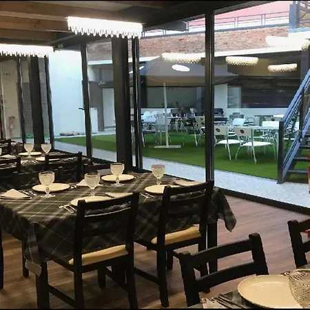 Albergue Wood Steel & Glass Marinha Grande