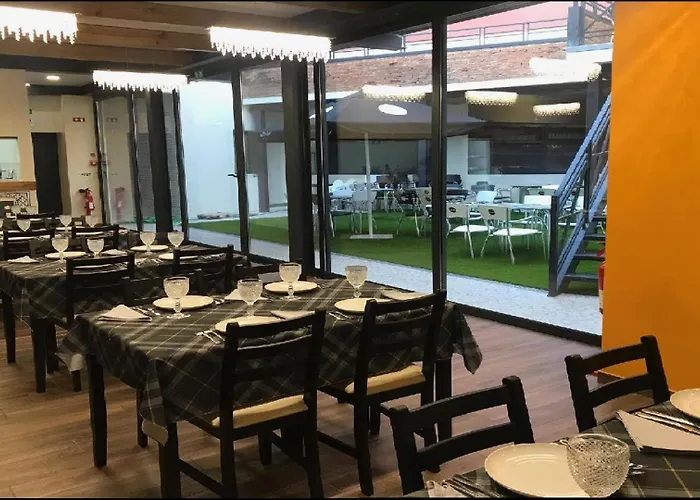 Albergue Wood Steel & Glass Marinha Grande