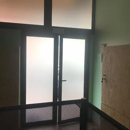 אכסניה Wood Steel & Glass