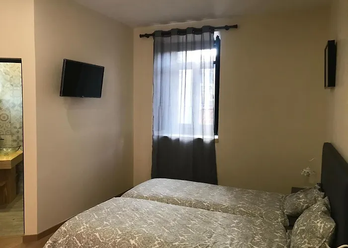 Wood Steel & Glass Hostel *